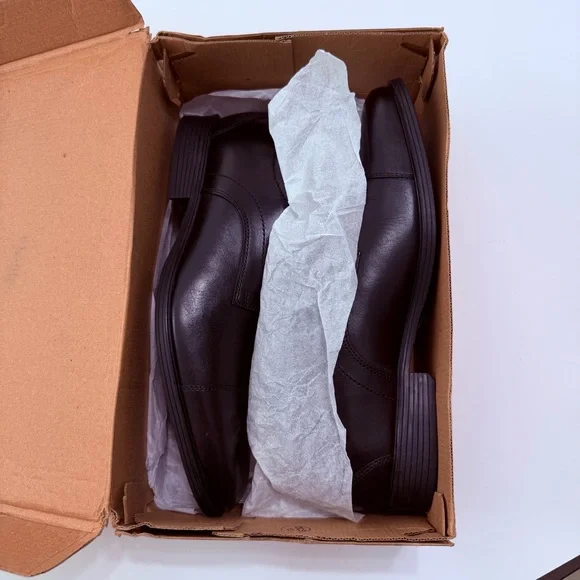 Clarks Black Leather Cap-Toe Derby Shoes - Picture 8 of 12